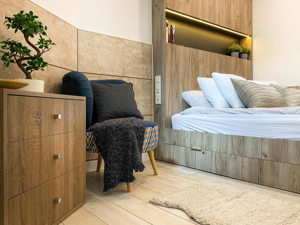 Beautiful Studio For Couples With Air Conditioning - Old Town & Main Station كراكوفيا المظهر الخارجي الصورة