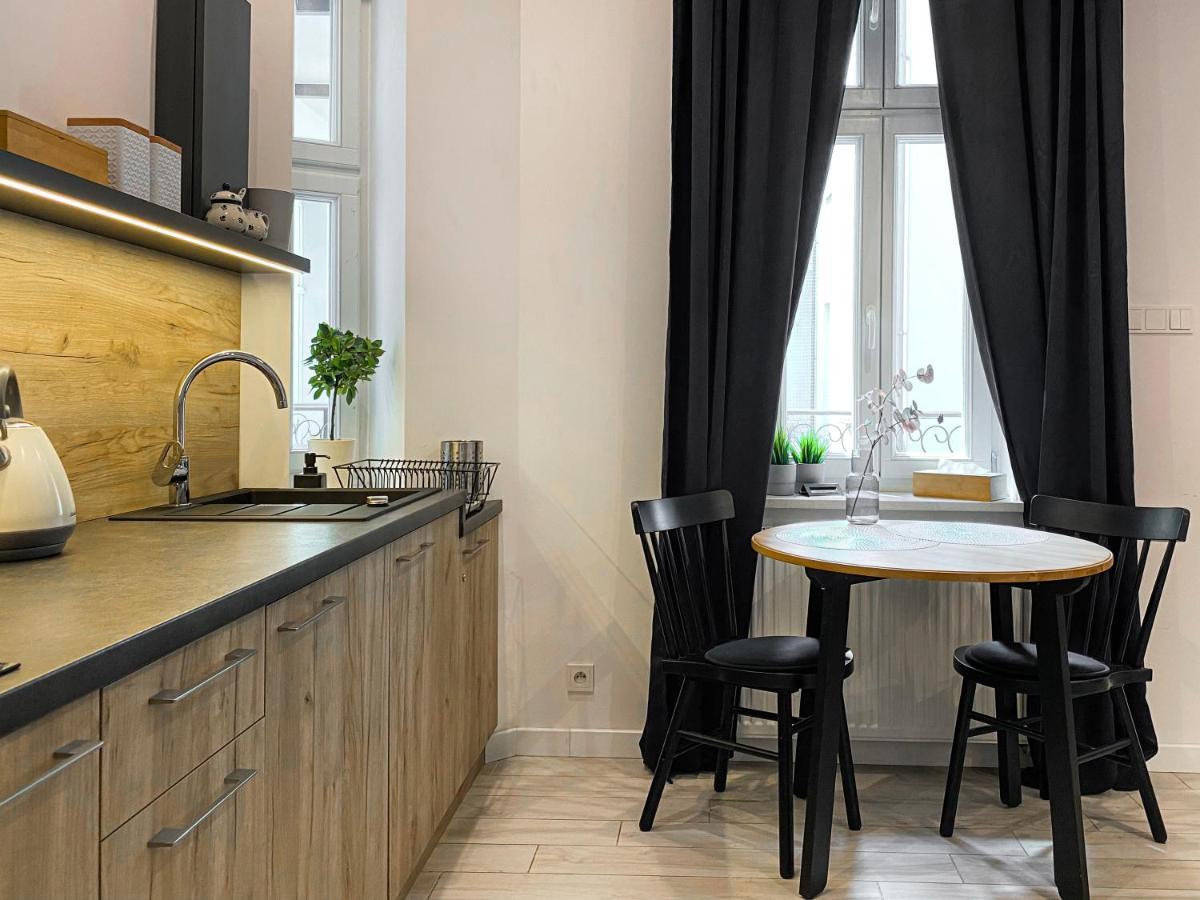 Beautiful Studio For Couples With Air Conditioning - Old Town & Main Station كراكوفيا المظهر الخارجي الصورة