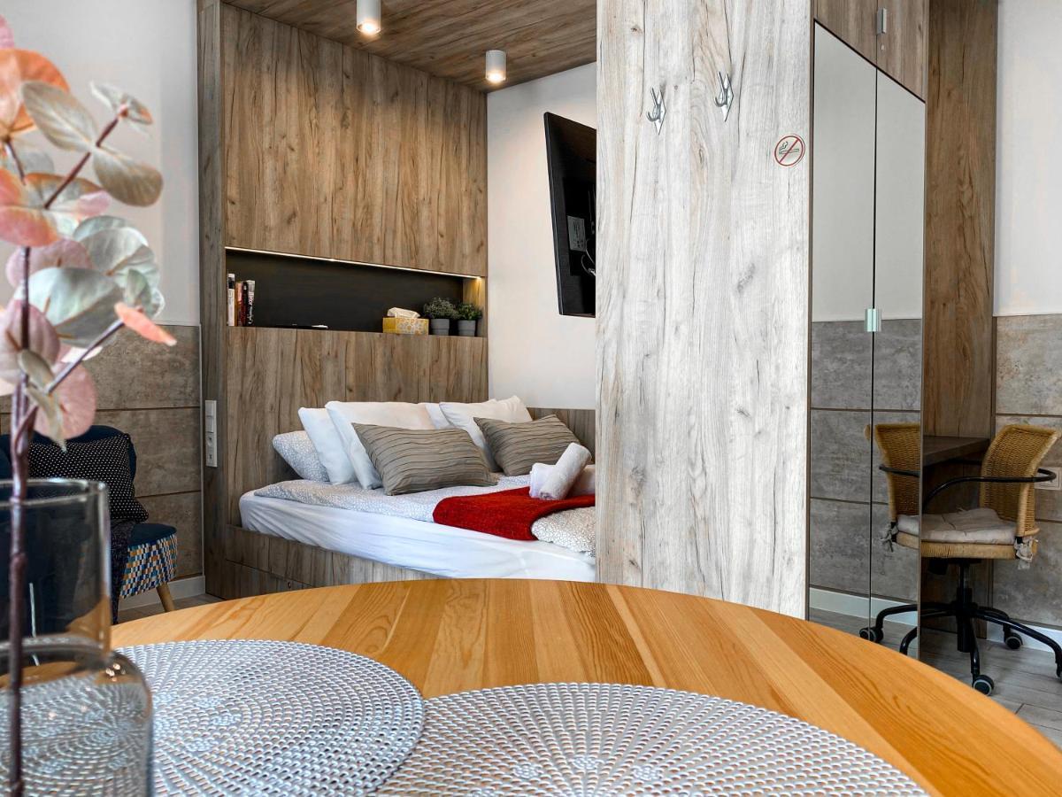 Beautiful Studio For Couples With Air Conditioning - Old Town & Main Station كراكوفيا المظهر الخارجي الصورة