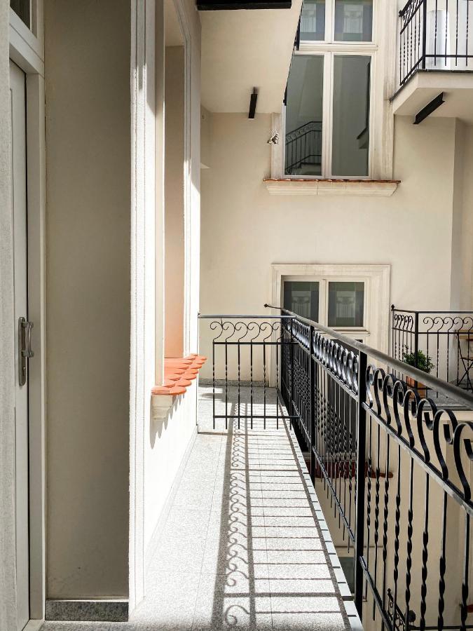 Beautiful Studio For Couples With Air Conditioning - Old Town & Main Station كراكوفيا المظهر الخارجي الصورة
